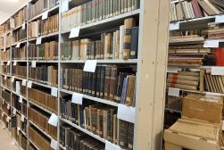 Zasoby biblioteczne poddane dezynfekcji w ramach projektu SON II (fot. Maciej Matraś)