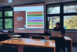 Prelekcja połączona z prelekcją dra Macieja Matrasia „Dezynfekcja jako metoda zabezpieczenia zasobów bibliotecznych” (fot. Marcin Michalski)